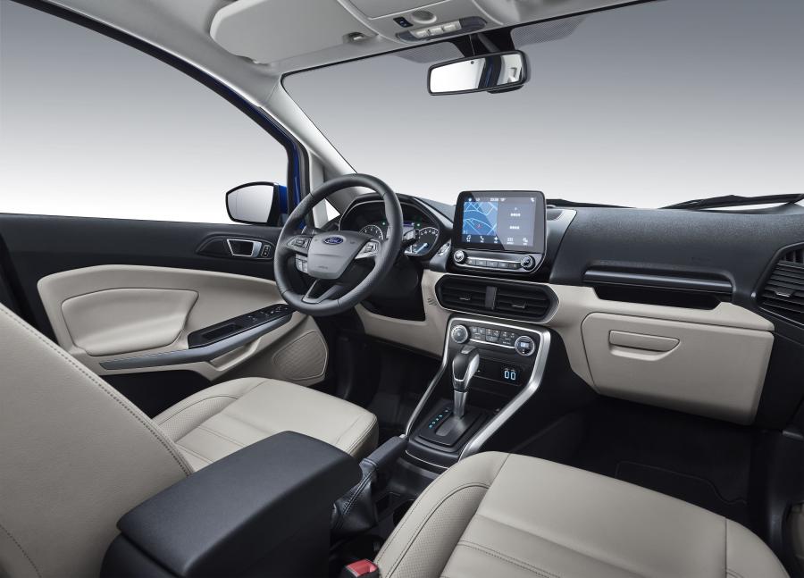 Интерьер Ford EcoSport Titanium 2017 года  (CN) (фото 3 из 12)